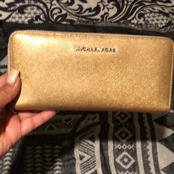 Michael kors wallet - Picture 2 of 6